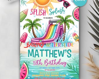 Puede incluir: Una invitación colorida para una fiesta de cumpleaños número 10 con el tema de un tobogán de agua en el patio trasero. La invitación presenta un tobogán de agua de dibujos animados, palmeras, rodajas de sandía, paletas de hielo y gafas de sol. El texto dice "Estás invitado a un Splish Splash para celebrar el cumpleaños número 10 de Matthew. Sábado 25 de octubre a las 5:00 PM. Casa de la Meca 123 Broadway Street, San Diego, TX 7208. RSVP al 2378534529 antes del 5 de octubre."