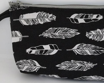 Wrist Purse Black & White Feather Print