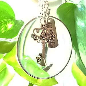 Imagine Key Magnifier Necklace Handmade Monocle Eyeglass Lens Magnifier Necklace with Imagine Charm Key Charm Imagine Necklace