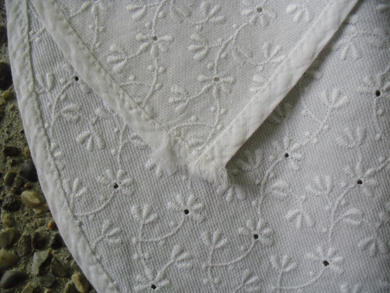 Detachable White Eyelet Fashion Collar - Etsy