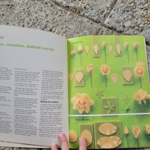 Vintage Book Wilton Makes It Easy To Create Beautiful Gum Paste Flowers A Wilton How-To Book image 4