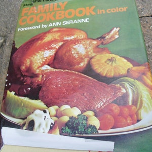 マーガレット・パッテン著『ファミリー・クックブック・イン・カラー』