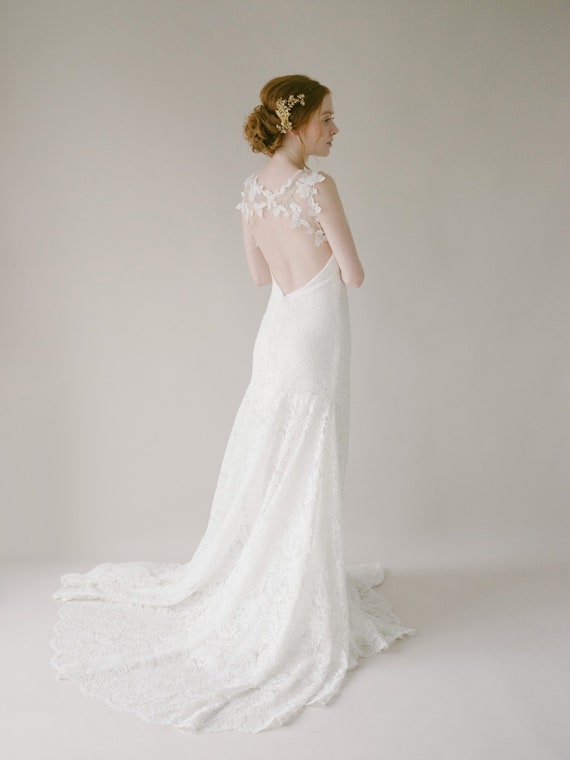 keyhole back wedding gowns