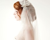 Französische Spitze Juliet Cap Hochzeitsschleier, lange Elfenbein Kapelle Brautschleier, Vintage inspiriert Perlen Juliet Cap Kathedrale Schleier - Hauch von Liebe