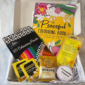 Relaxing Gift Box: Colouring Book, Face Mask & Treats