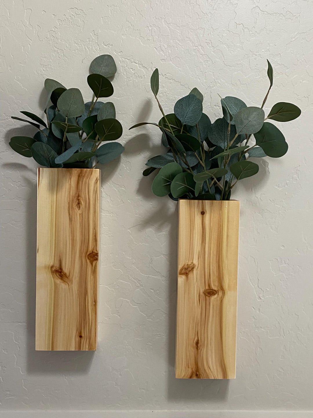 Photo inspiration: Picture Idea: Wood Wall Pocket Vase Dried Flowers Greenery Eucalyptus