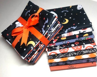 Halloween Fat Quarter Bundle Orange Black Purple - 10 prints 2-1/2 yards total-  Halloween Quilt Fabric   - Time Saver Kits