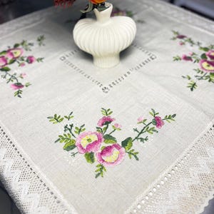 Elegante tovaglia da matrimonio ricamata a mano - Splendido motivo floreale dorato