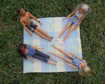 Doll Picnic / Beach Blanket and Napkins Pastel Plaid 1/6 Scale