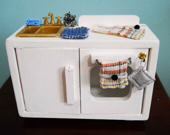 1:12 Scale Kitchen Linen Set for Dollhouse  Includes  2 Kitchen Towels and Other Accessories