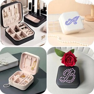 Joyero de viaje con inicial de letra brillante de diamantes de imitación, regalo portátil personalizado para el Día de la Madre, damas de honor y amigas.