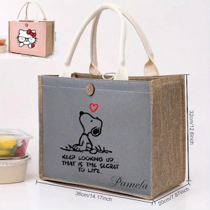 Sackleinen Tote Große Tasche Lieblings-Charaktere, Hello Kitty, Snoopy, Jirachi und Lilo Stitch, Tag der Lehrer oder jeden Anlass, Geburtstag, Ihre Freunde