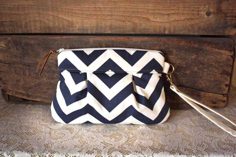 Pleated Chevron Wristlet/ Pouch/ Clutch// Nautical stripe / Navy/White color zdjęcie 3