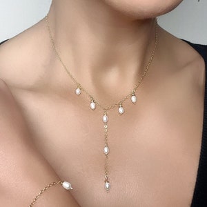 Pearl Lariat Necklace Minimal Pearl Y Necklace Dainty Pearl Jewelry for Brides and Bridesmaids June Birthstone Gift Natural Pearl Jewelry