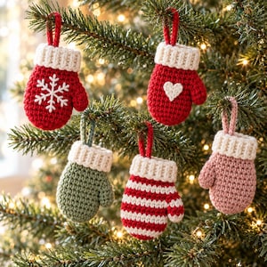 Crochet Mitten Ornament Pattern PDF | Christmas Crochet Pattern | 5 Mini Mitten Tree Decorations | Beginner Holiday Digital Download