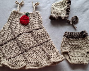 Haakpatroon voor een babyjurkje met appeltaartmotief, herfstoutfit voor baby's voor Thanksgiving en de eerste verjaardag, inclusief patroon voor een luierbroekje (PDF), geschikt voor pasgeborenen tot 24 maanden.