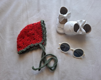 Gehaakte babymutsje aardbei | Preemie & newborn bessenhoed | Handgemaakte babyfotorekwisiet | Sample Sale