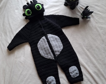 Toothless Sleeper Crochet Pattern 12–18 Months | Night Fury Hooded Pajamas | HTTYD Inspired | Beginner Friendly PDF