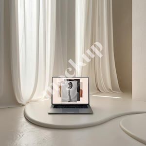 Puede incluir: Un ordenador portátil con un fondo blanco. La pantalla del portátil muestra un collage de imágenes, incluyendo una mujer con un vestido blanco y la palabra "bliss".