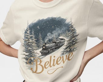 Camiseta navideña con estampado de tren: Camiseta con estampado navideño de estilo vintage, regalo ideal para amantes de los trenes.