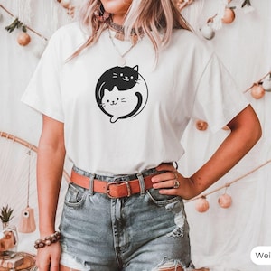 Yin Yang Cat Shirt, Cat Shirt, Minimal Cat T-Shirt, Gift for Cat Lovers, Cozy Tee, Black and White Cat, Zen Cat Shirt, gift