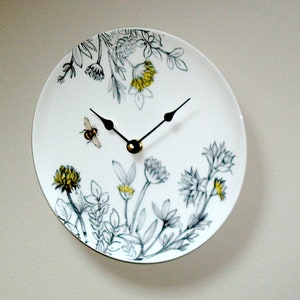 8.5 Inch Clover and Bee Wall Clock A, Small Ceramic Plate Clock, Bee Wall Decor, Kitchen Clock 3283 image 2