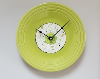 9 Inch Fiesta Lemongrass Plate Wall Clock with Daisies and Kiwi - Item 3444