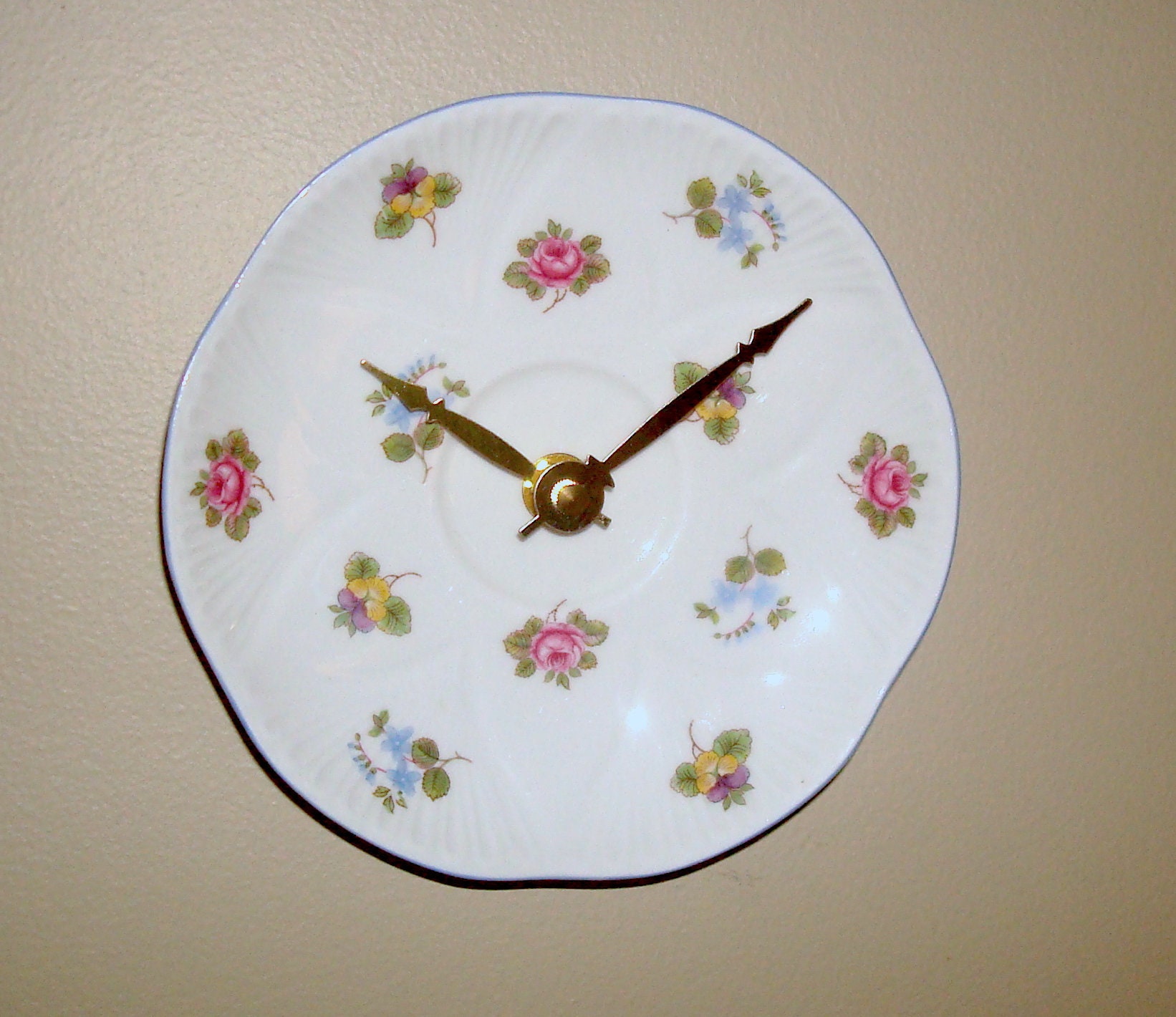 Small Retro Floral Wall Clock 6 Inch Fine Bone China Plate Etsy