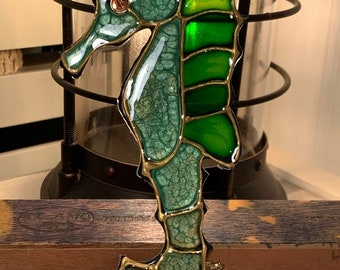 Seahorse ornament with chain and glass beads 6 x 3