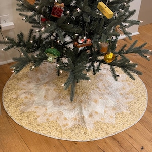 Handmade Quilted Christmas Tree Skirt | Cream Cotton with Gold Snowflakes