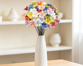 Handgefertigtes Keramik-Gänseblümchen, bunte Mini-Ton-Wildblumen, Blumenarrangement für immer, modernes Schreibtischdekor, einzigartiges Geschenk für sie