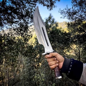 Handmade D2 Steel Bowie Hunting Knife – Rosewood Handle, Full Tang, Leather Sheath – Gift for Him, Father’s Day, Camping Gear