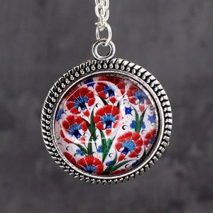 Pendentif en verre à motif ottoman d'Iznik, carreaux turcs Bijoux de musée pour proposition florale de tulipe orientale du milieu du siècle plaqué argent Collier long image 1