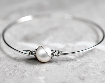 Real Freshwater Wire Wrapped Pearl Bangle - Silver Dainty Elegant Minimalistic Casual Bracelet - Bride Wedding Proposal Maritime Jewelry