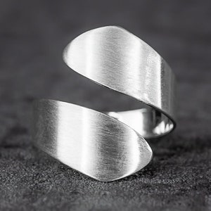 Anillo de acera envolvente Plata de ley 925 ajustable Joyería geométrica minimalista elegante en espiral ancha Anillo apilable retorcido Regalo Bestie imagen 6