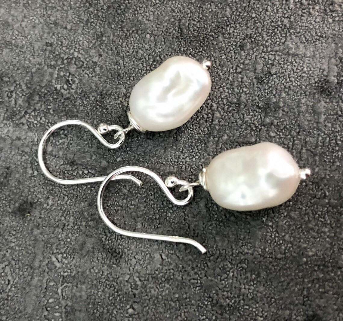 925 Sterling Silver Zirconia Stud Earrings - Freshwater Beads Style - E24G