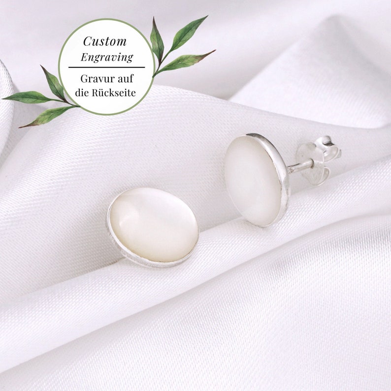 Mother of Pearl Disc Studs Custom Engraving 925 Sterling Silver Shell Tiny Earrings Minimalistic Wedding Bridal Maritime Jewelry zdjęcie 1