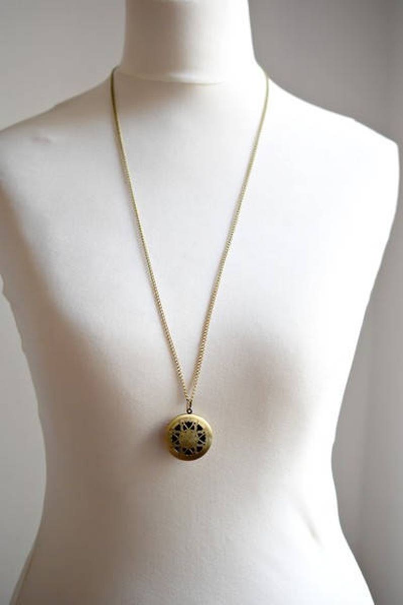 Casablanca Photo Locket Necklace VIK-105
