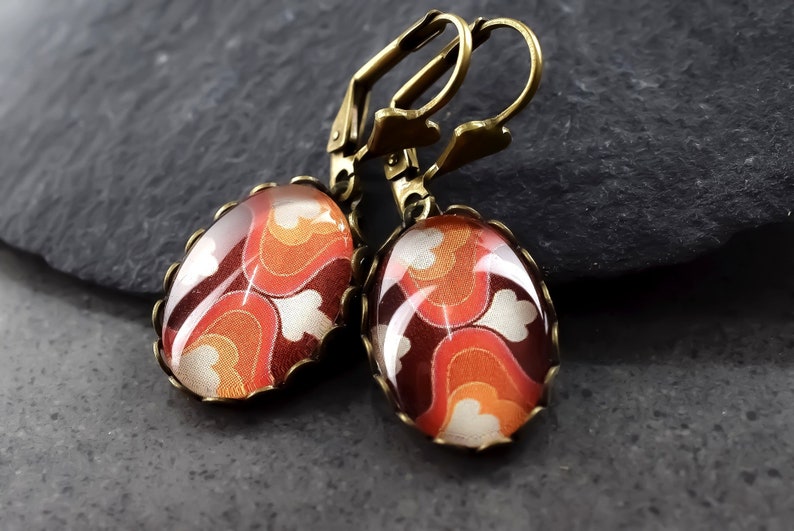 70/'s vintage style earrings