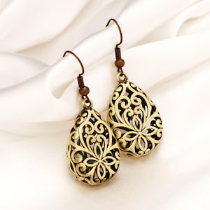 Boucles d'oreilles vintage Larme 1001 nuit style Marrakech Orient Bijoux élégants en bronze Ornement Art déco, cadeau de fête de mariage image 1