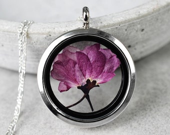 Médaillon en argent sterling avec fleur de cerisier du Japon - Bijoux rose violet - Petit collier floral fragile avec symbole de renouvellement