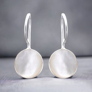 Personalisierte Perlmutt Ohrringe - 925 Sterling Silber - Luxus Minimalist Schmuck in Weiß - Hochzeit Braut Brautjungfer Feminine Ohrhänger