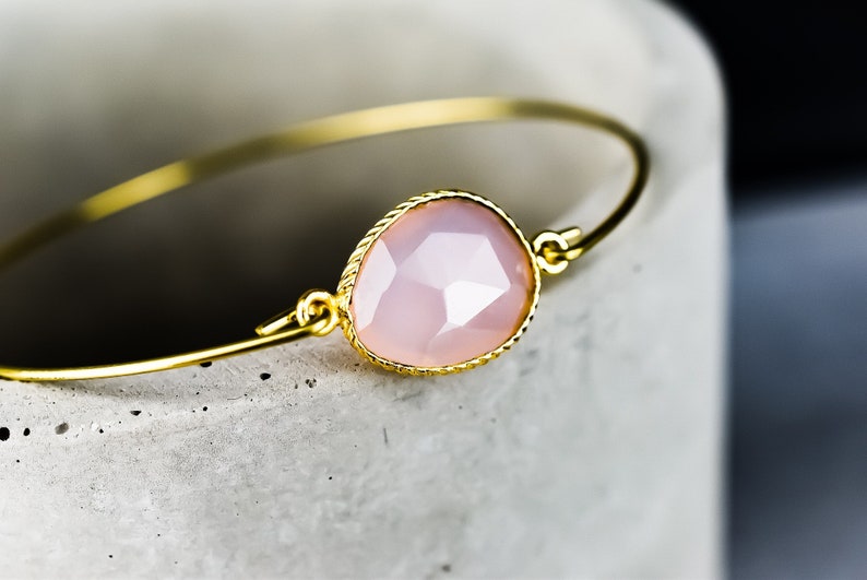 gold plated- Rose quartz bangle