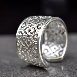 Heart Silver Ring with Engraved Texture Artistic Wide Ring 925 Sterling Silver Adjustable Unisex Statement Jewelry Oriental Motif image 3