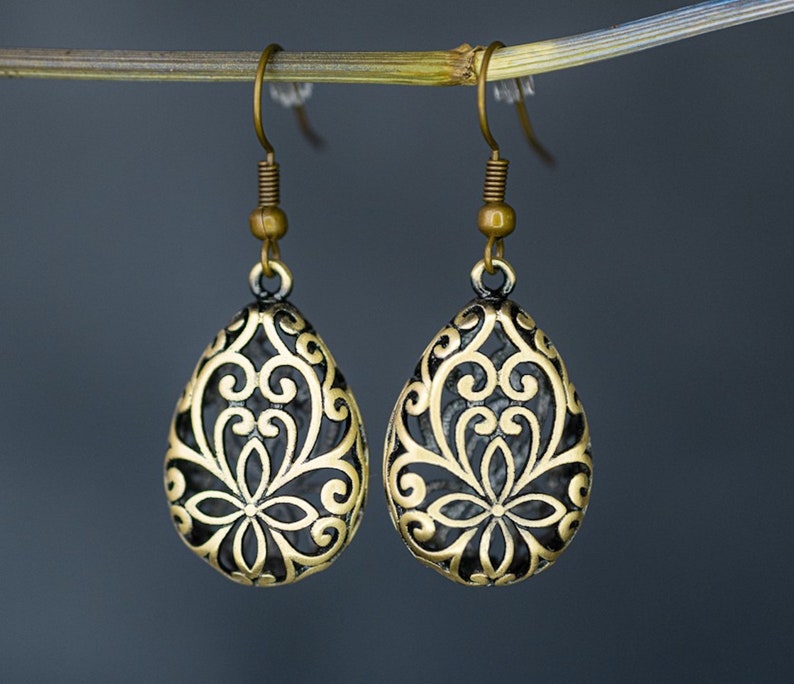 Boucles d'oreilles vintage Larme 1001 nuit style Marrakech Orient Bijoux élégants en bronze Ornement Art déco, cadeau de fête de mariage image 7