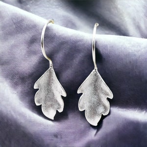 Leaf Earrings - 925 Sterling Silver Floral Minimalistic Elegant Jewelry - Bridesmaid Wedding Gift