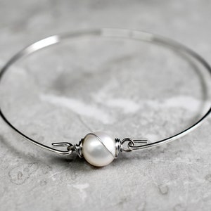 Real Freshwater Wire Wrapped Pearl Bangle Silver Dainty Elegant Minimalistic Casual Bracelet Bride Wedding Proposal Maritime Jewelry image 6