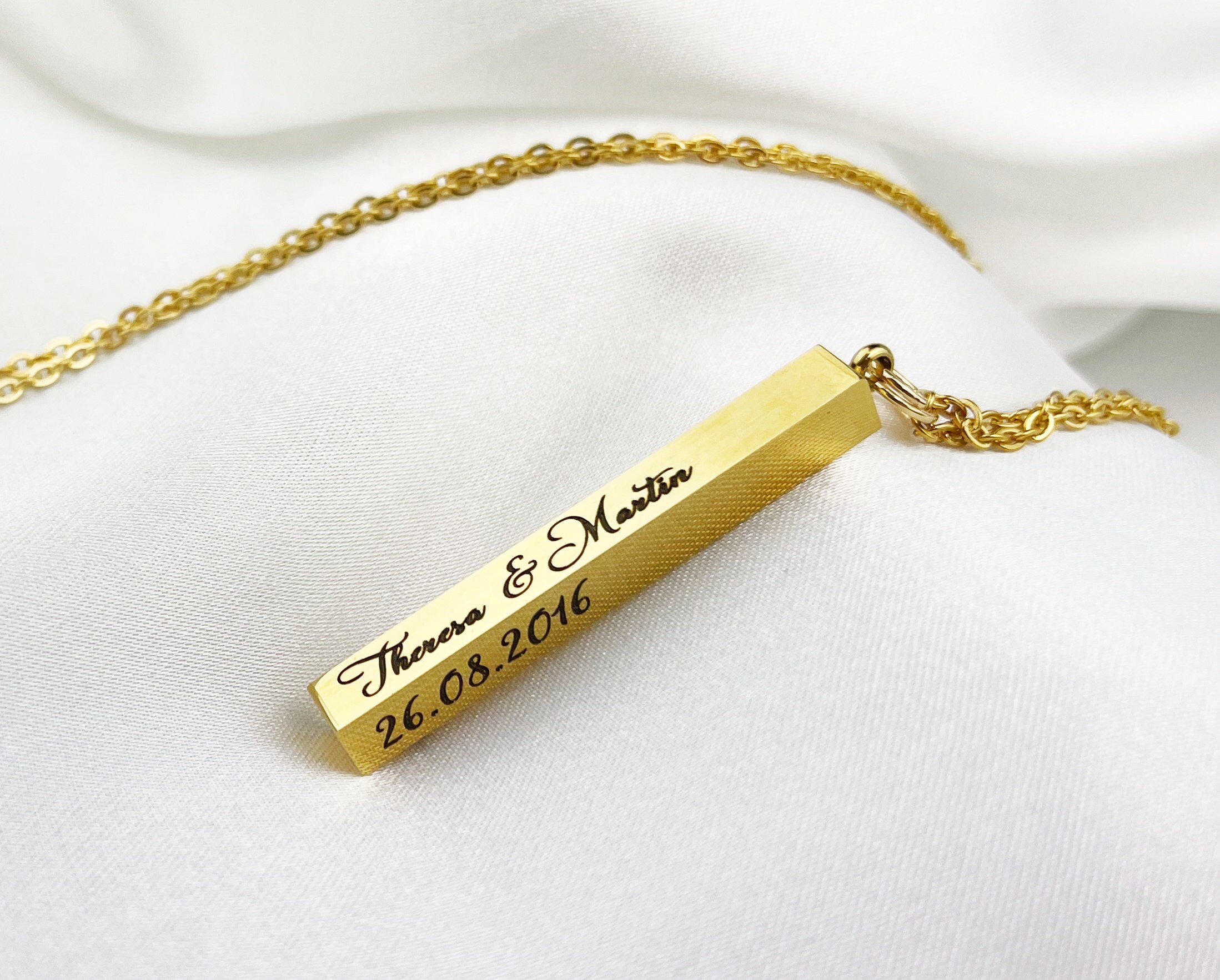 Vertical 3d 2024 bar with engraving