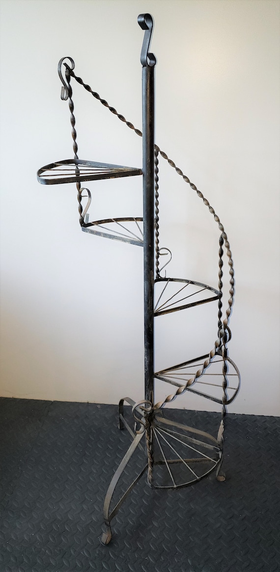 Spiral plant stand deals