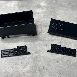 REPLACEMENT Battery Tray Faux fuel cell / Rear Shock Tower for SCX24 prerunner